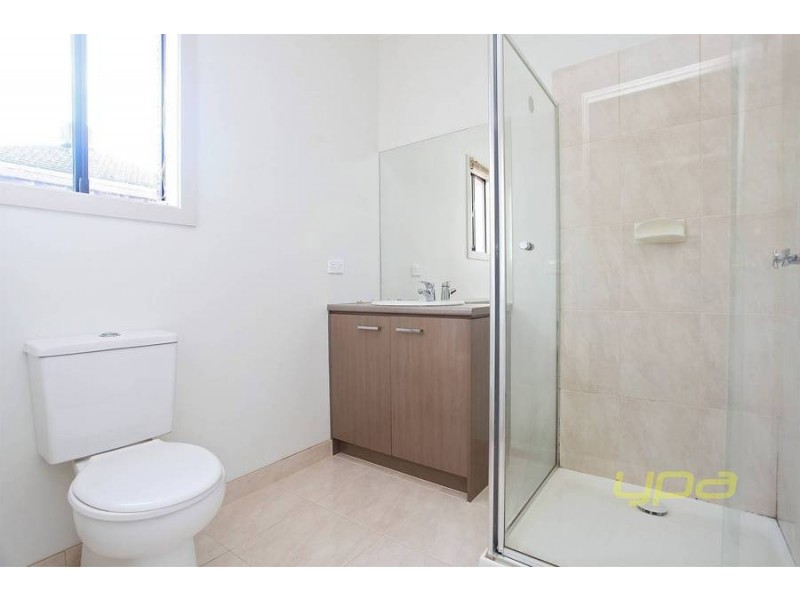 7 McLaren Chase, Caroline Springs VIC 3023