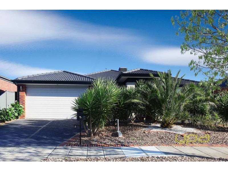 3 Binalong Court, Burnside VIC 3023