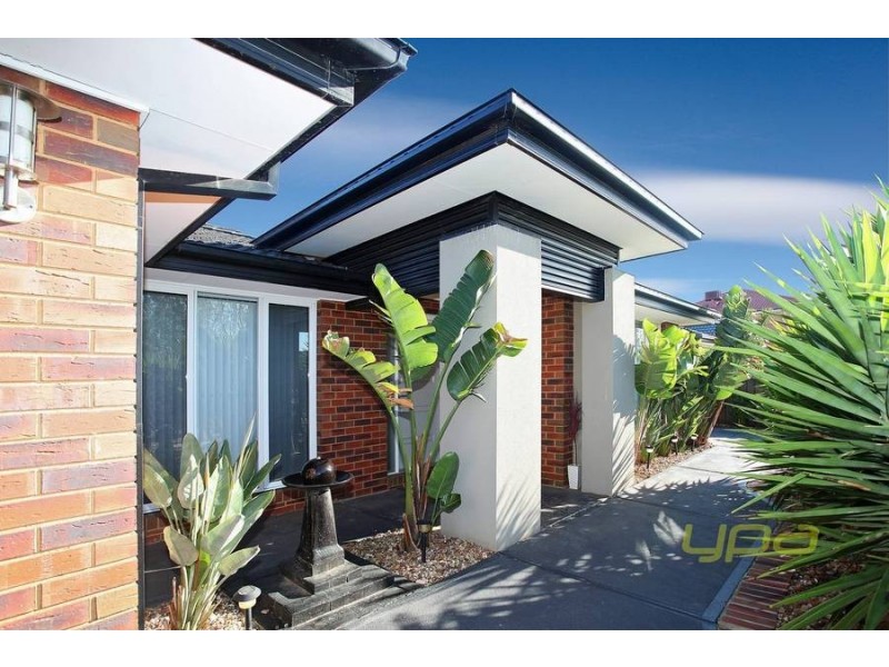 3 Binalong Court, Burnside VIC 3023