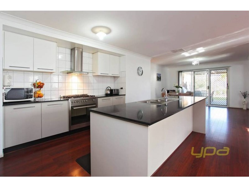 3 Binalong Court, Burnside VIC 3023