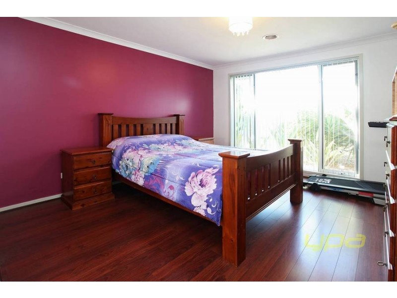 3 Binalong Court, Burnside VIC 3023