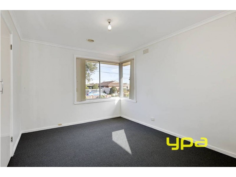 12 Tanglewood Street, Kings Park VIC 3021