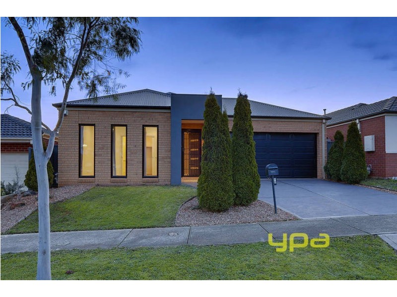 10 Gill Place, Caroline Springs VIC 3023