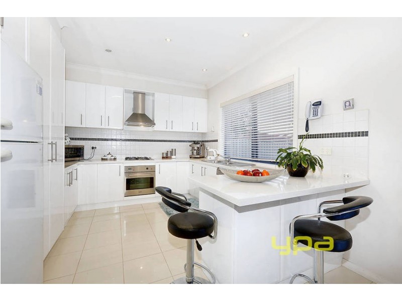 5 Waterside Drive, Burnside Heights VIC 3023