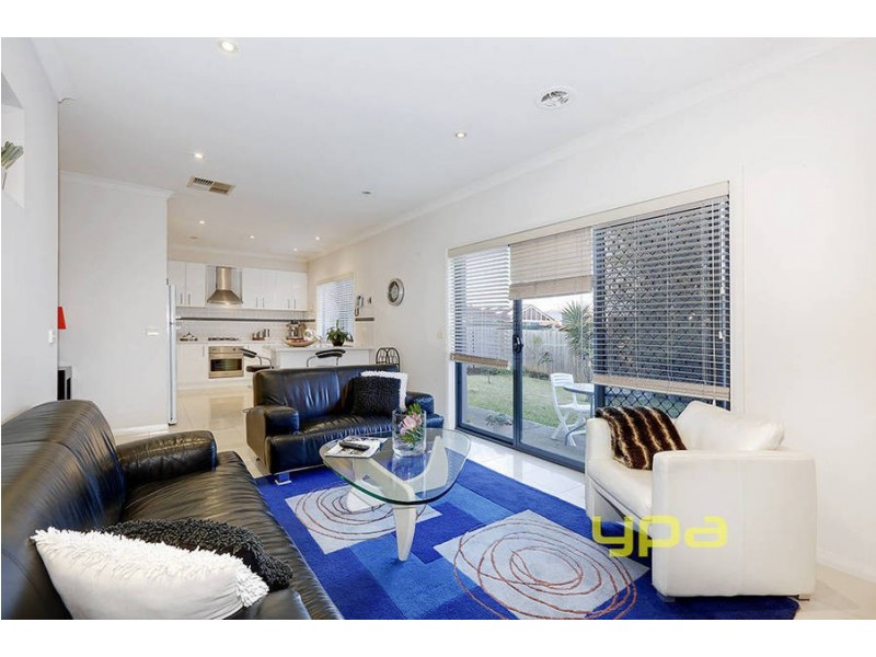 5 Waterside Drive, Burnside Heights VIC 3023