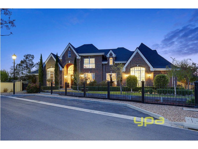 6 Lonsdale Court, Caroline Springs VIC 3023