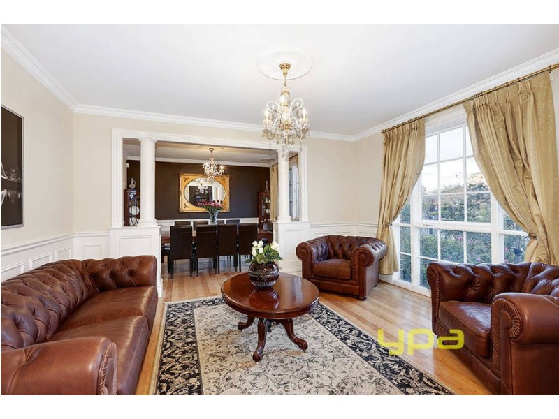 6 Lonsdale Court, Caroline Springs VIC 3023