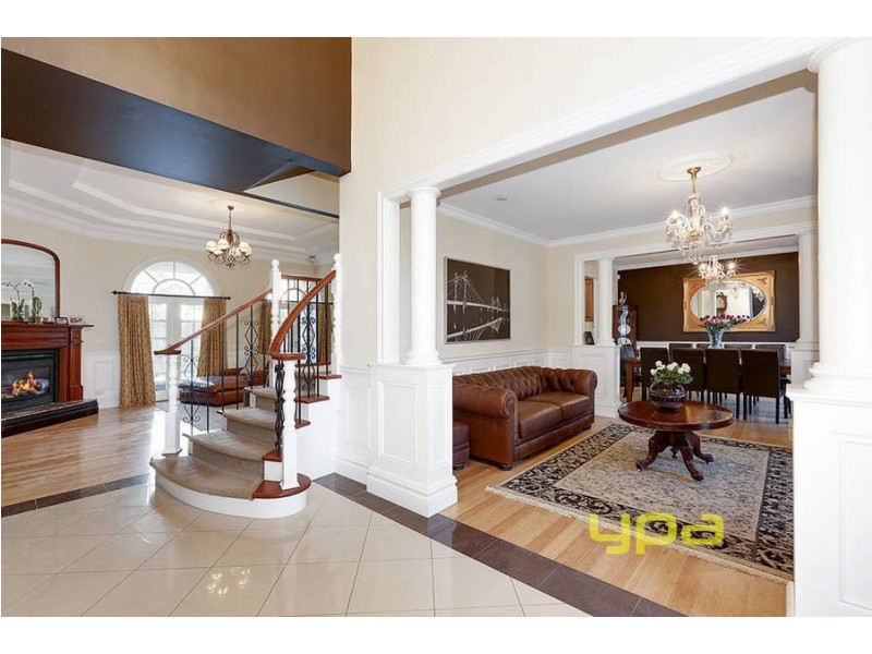 6 Lonsdale Court, Caroline Springs VIC 3023