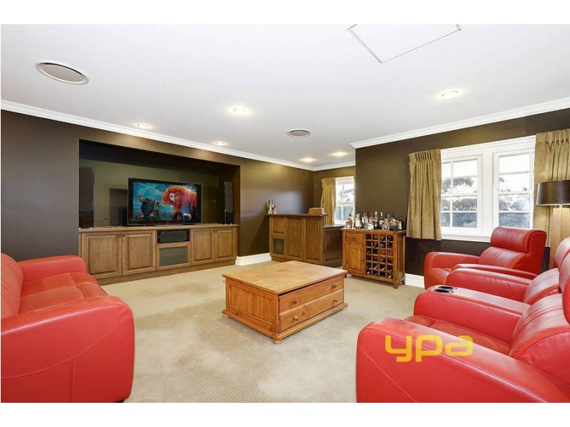 6 Lonsdale Court, Caroline Springs VIC 3023