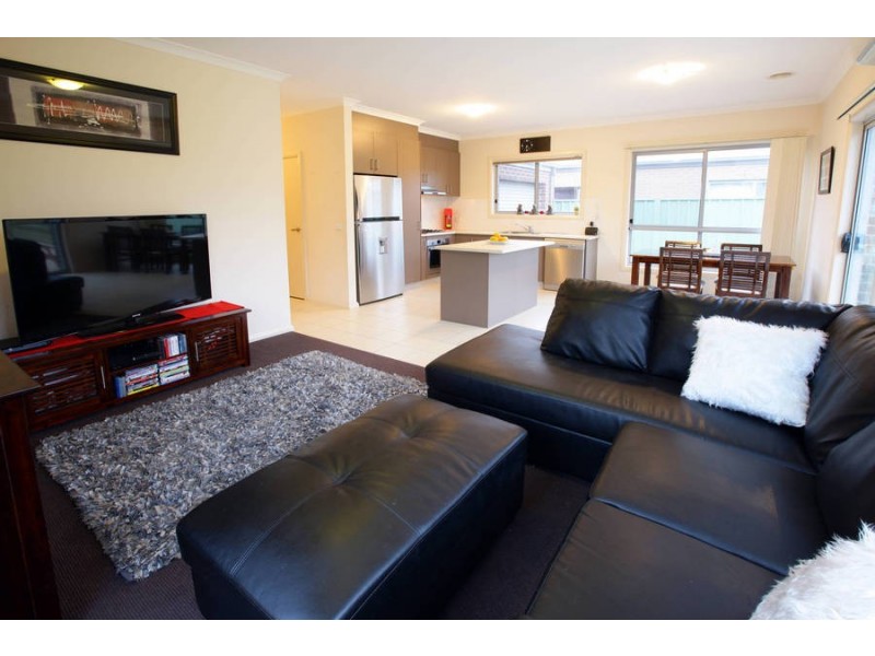 25 Kunuka Circuit, Caroline Springs VIC 3023