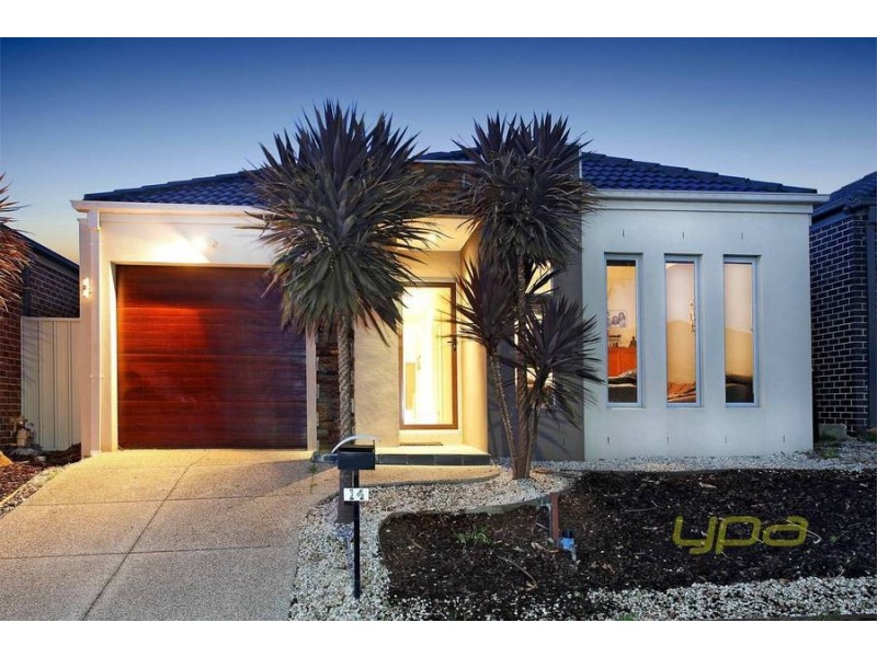 14 Barrington Circuit, Caroline Springs VIC 3023