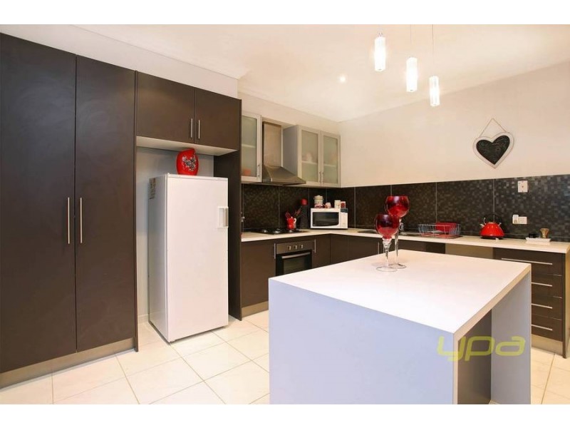 14 Barrington Circuit, Caroline Springs VIC 3023