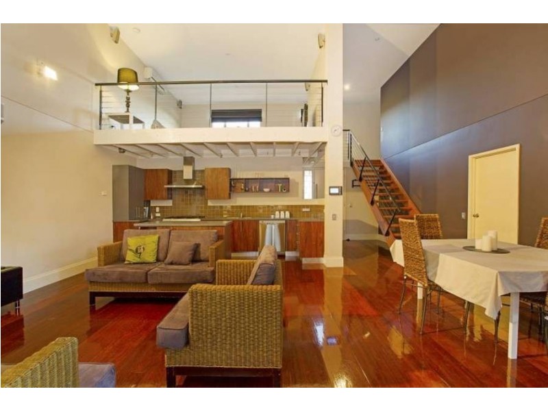 8 Beacon Lane, Caroline Springs VIC 3023