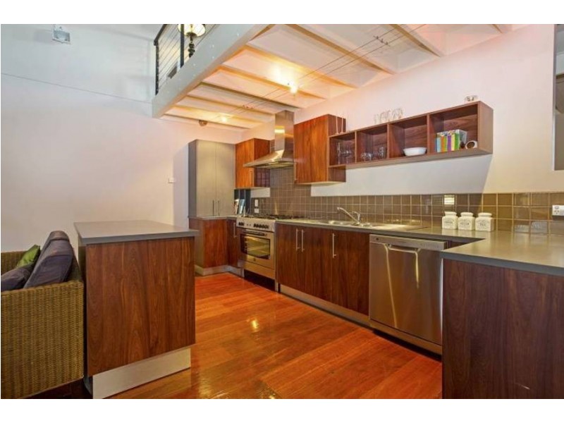 8 Beacon Lane, Caroline Springs VIC 3023