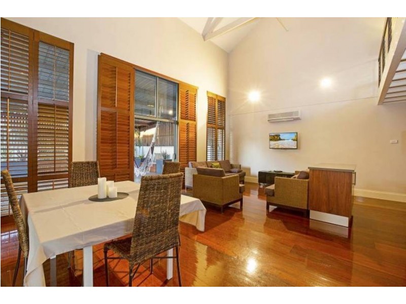 8 Beacon Lane, Caroline Springs VIC 3023