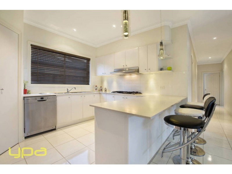 9 West Highland Drive, Burnside Heights VIC 3023