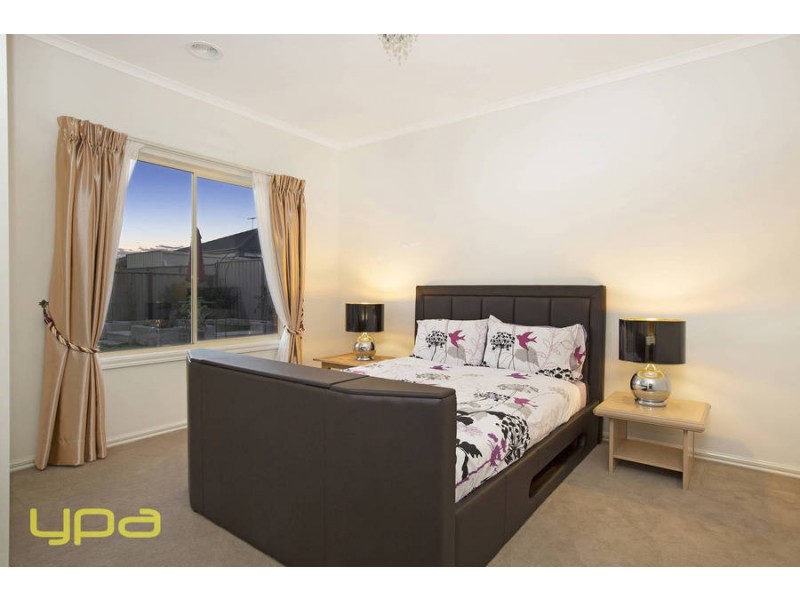 9 West Highland Drive, Burnside Heights VIC 3023