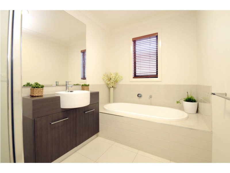 13 Belleville Close, Burnside Heights VIC 3023