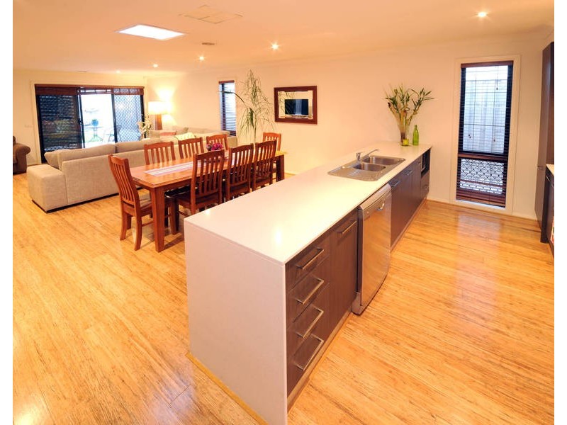 13 Belleville Close, Burnside Heights VIC 3023