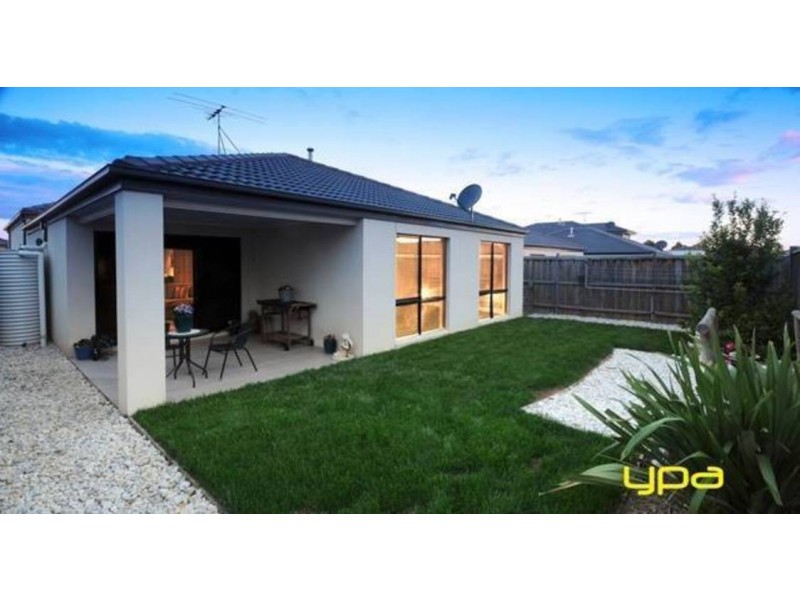 13 Belleville Close, Burnside Heights VIC 3023