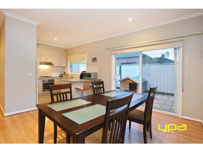 3 Hawksbury Green, Caroline Springs VIC 3023