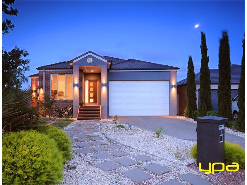 2 Weigall Close, Caroline Springs VIC 3023