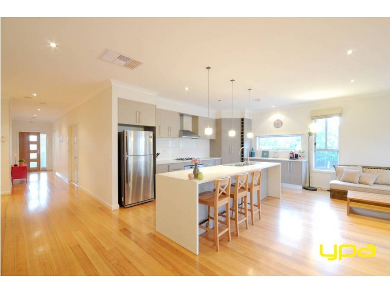 2 Weigall Close, Caroline Springs VIC 3023