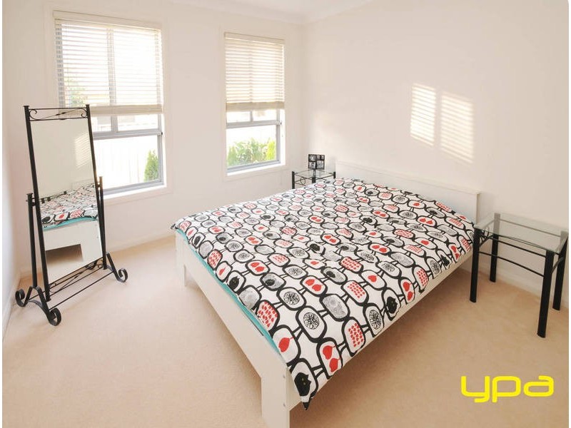 2 Weigall Close, Caroline Springs VIC 3023