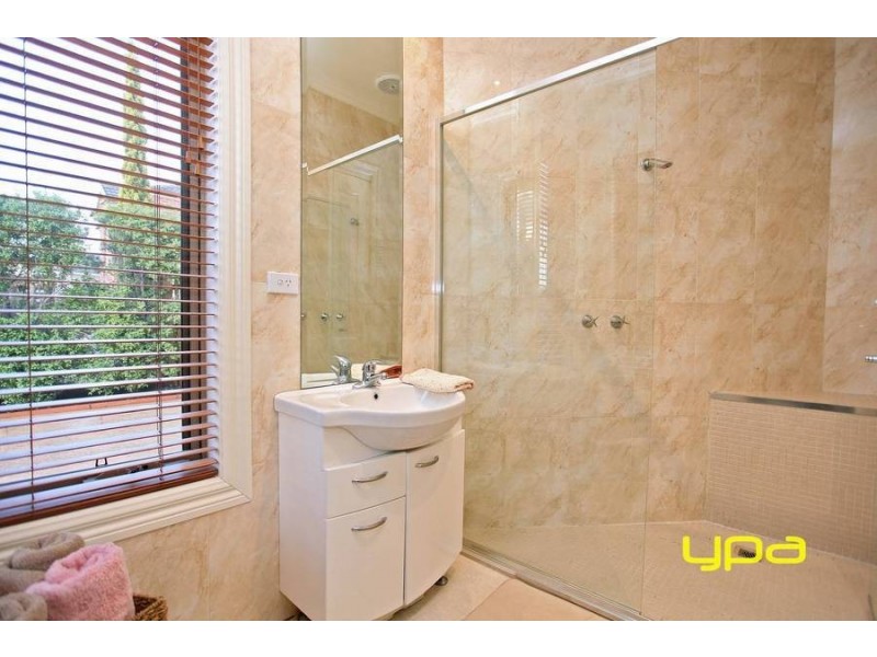 13 Blenheim Way, Caroline Springs VIC 3023