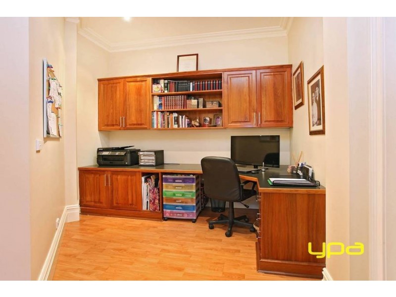 13 Blenheim Way, Caroline Springs VIC 3023