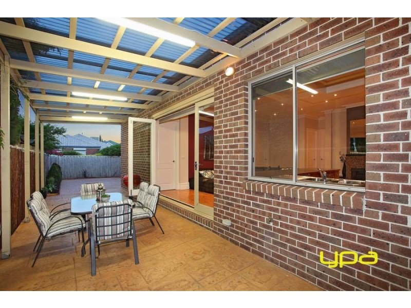 13 Blenheim Way, Caroline Springs VIC 3023