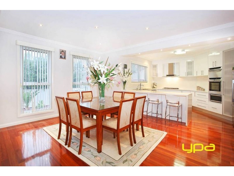 20 Highbury Close, Caroline Springs VIC 3023