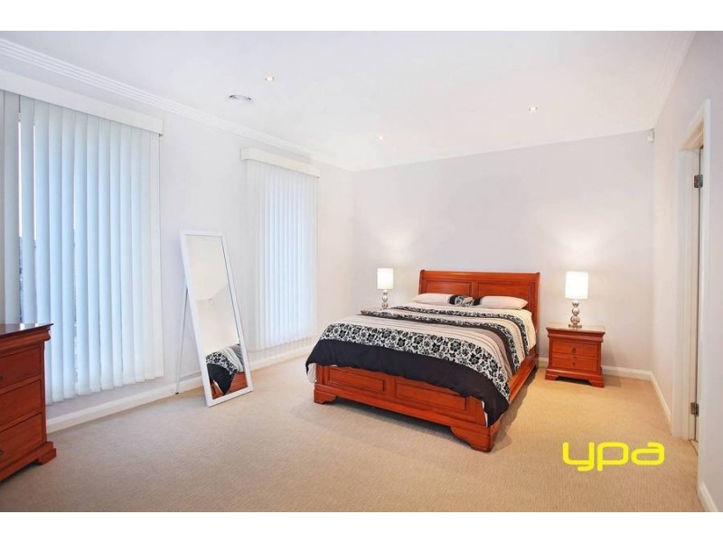 20 Highbury Close, Caroline Springs VIC 3023