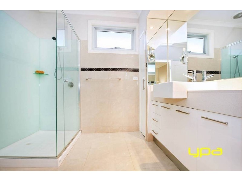 20 Highbury Close, Caroline Springs VIC 3023