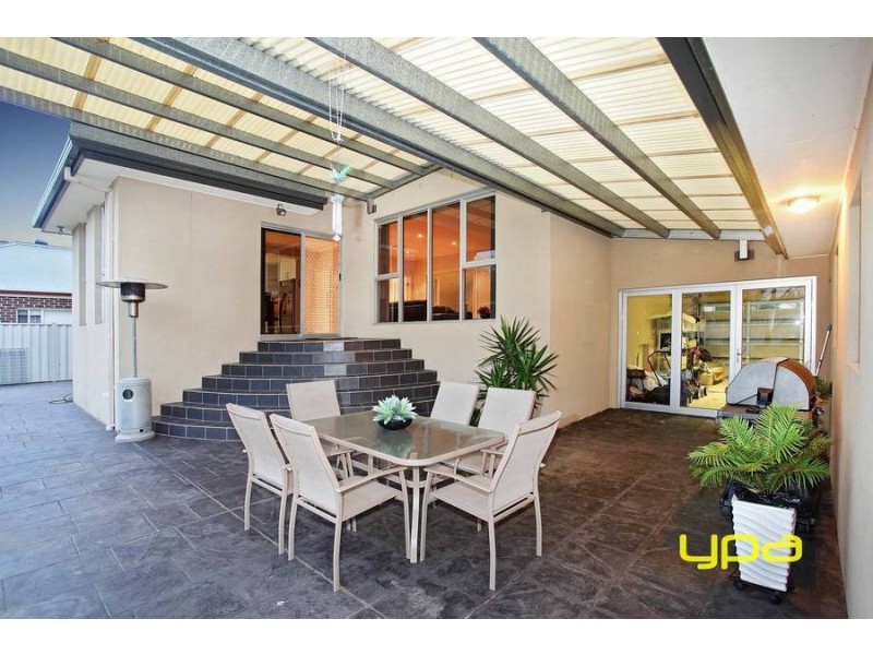 20 Highbury Close, Caroline Springs VIC 3023