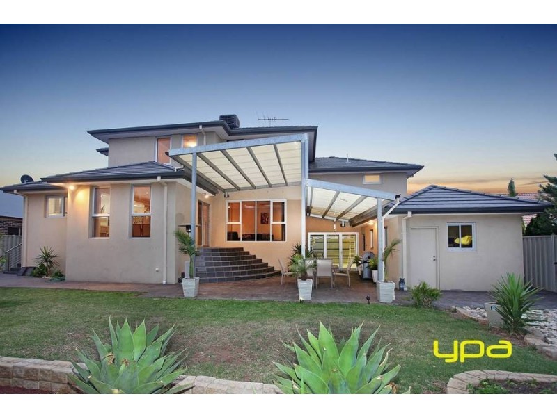 20 Highbury Close, Caroline Springs VIC 3023