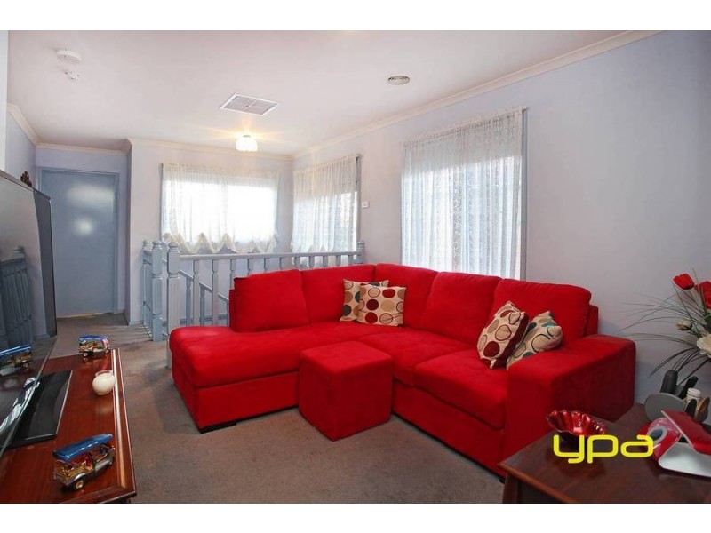 5 Hammersley Place, Caroline Springs VIC 3023