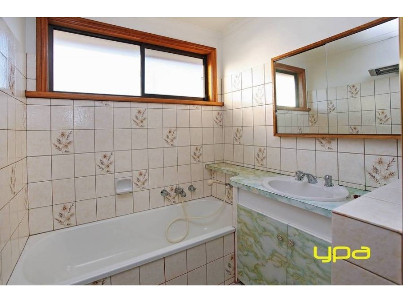 24 Socrates Way, Rockbank VIC 3335