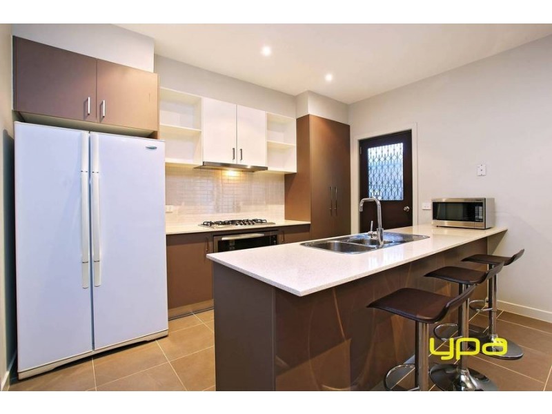 54 Commercial Road, Caroline Springs VIC 3023