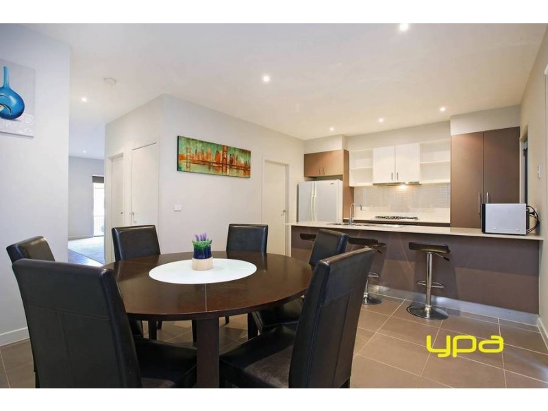 54 Commercial Road, Caroline Springs VIC 3023