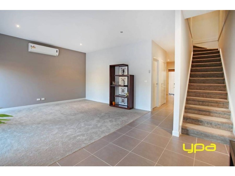 54 Commercial Road, Caroline Springs VIC 3023