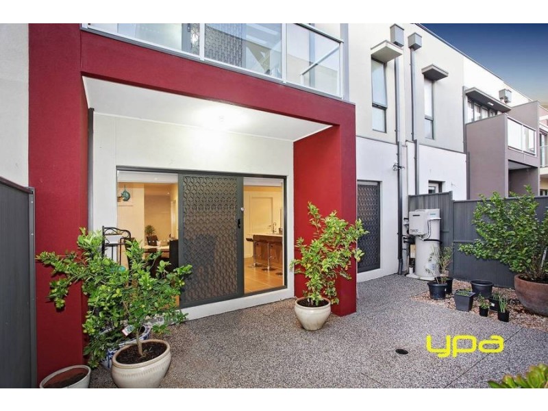 54 Commercial Road, Caroline Springs VIC 3023