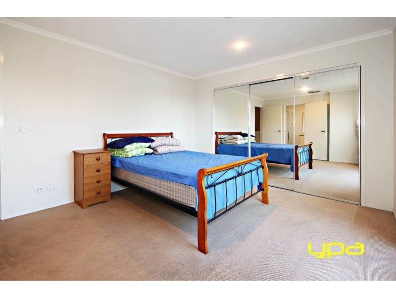 3/4 Landers Court, Caroline Springs VIC 3023