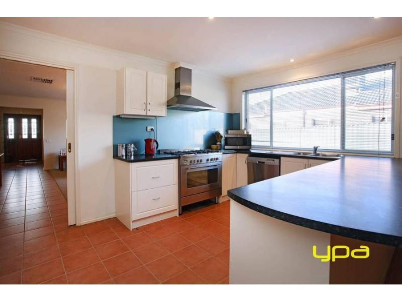 23 Springfield Close, Caroline Springs VIC 3023