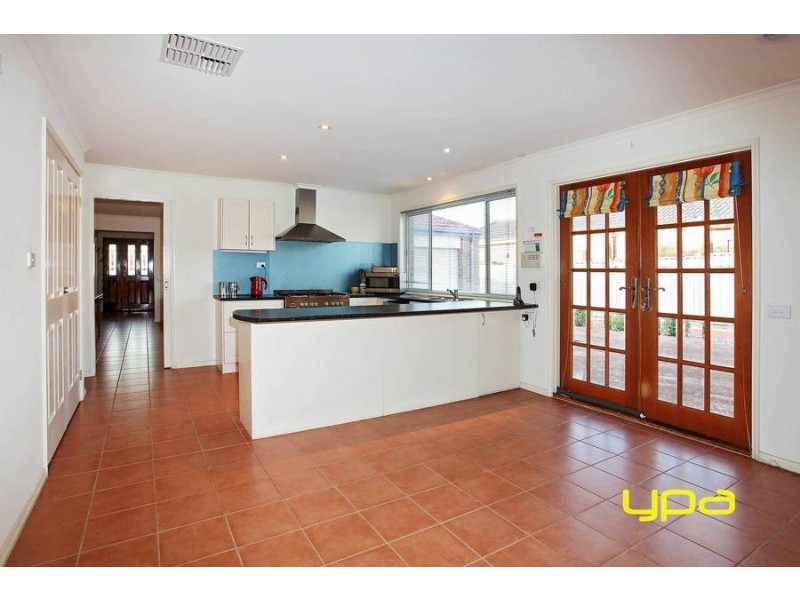 23 Springfield Close, Caroline Springs VIC 3023