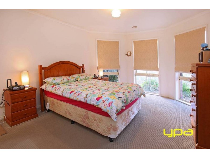 23 Springfield Close, Caroline Springs VIC 3023