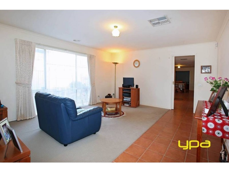 23 Springfield Close, Caroline Springs VIC 3023