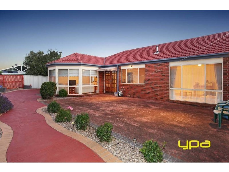 23 Springfield Close, Caroline Springs VIC 3023