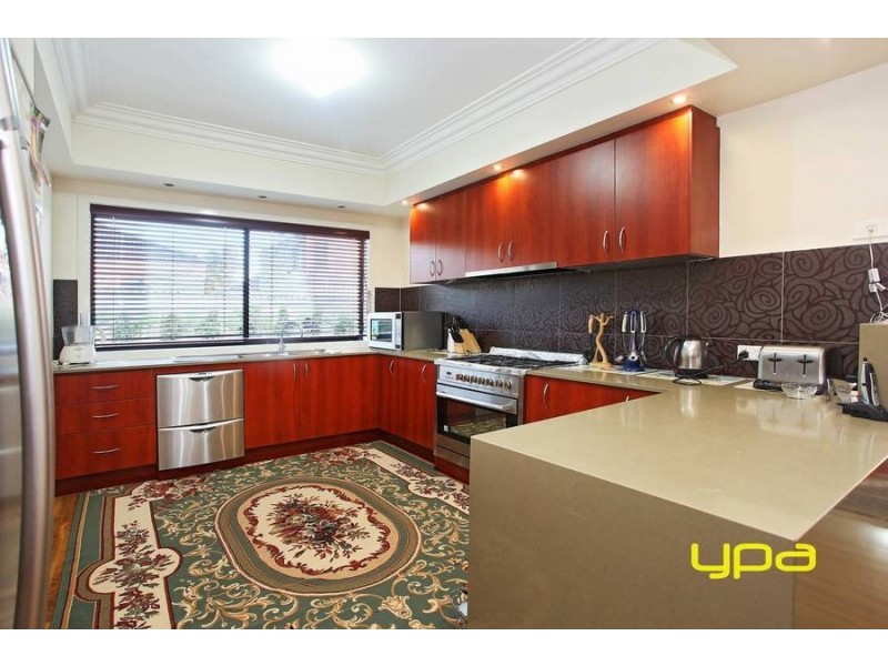 4 Briar Valley Rise, Caroline Springs VIC 3023