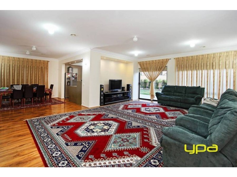 4 Briar Valley Rise, Caroline Springs VIC 3023